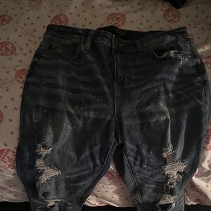 Judy Blue Distressed Boyfriend Jeans in Dark Blue